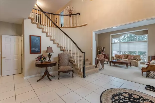 West Bloomfield, MI 48323,7518 AUTUMN HILL Drive