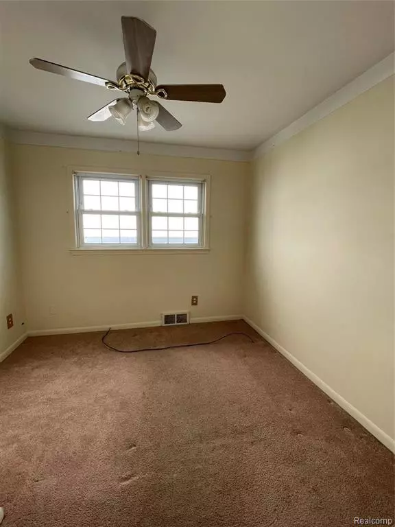 Lincoln Park, MI 48146,4220 BURNS Avenue