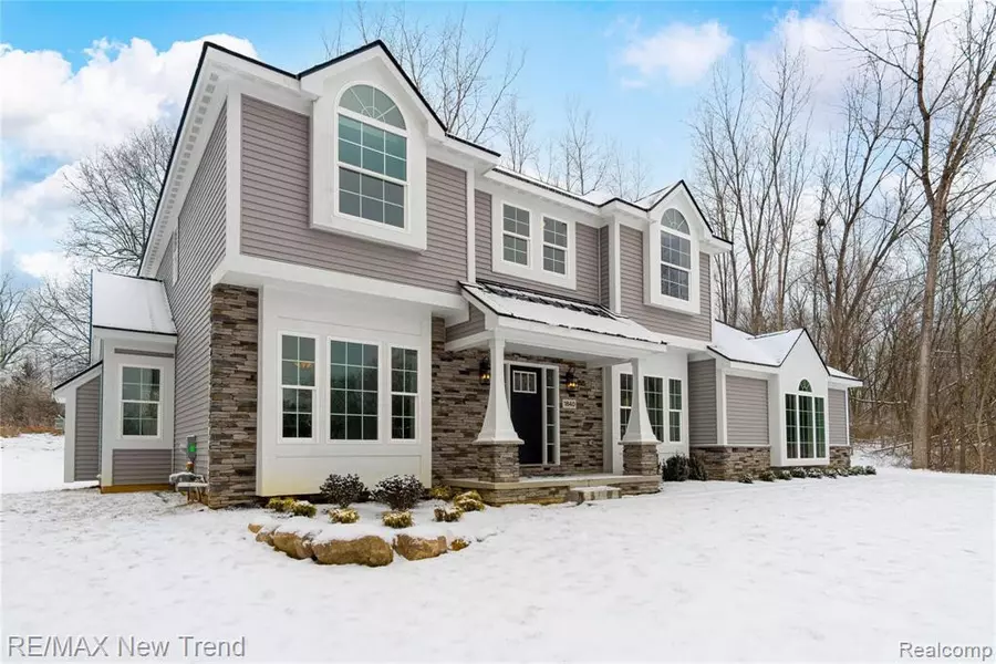 1840 TEAKWOOD Drive, White Lake, MI 48383