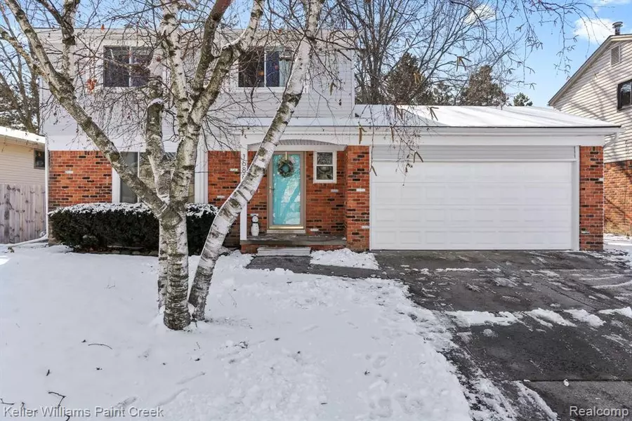 1688 LAKEWOOD Drive, Troy, MI 48083