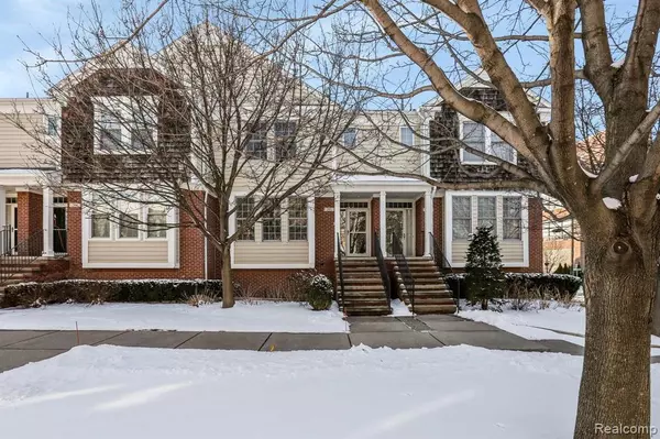 202 STONEBROOKE Court, Royal Oak, MI 48067