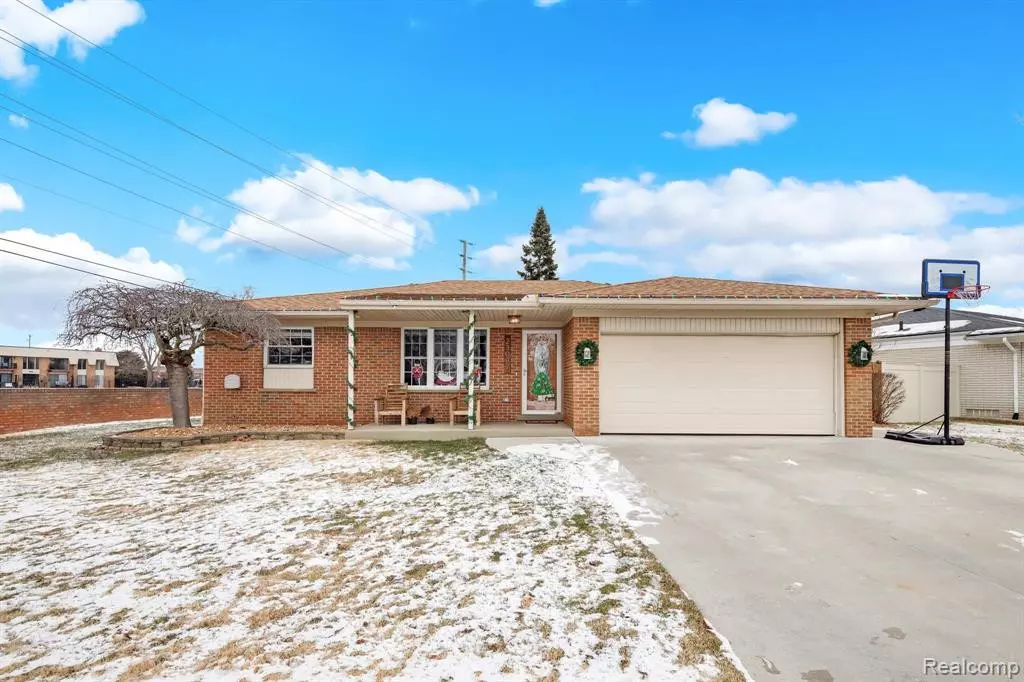 Woodhaven, MI 48183,23087 FAIRWAY Drive