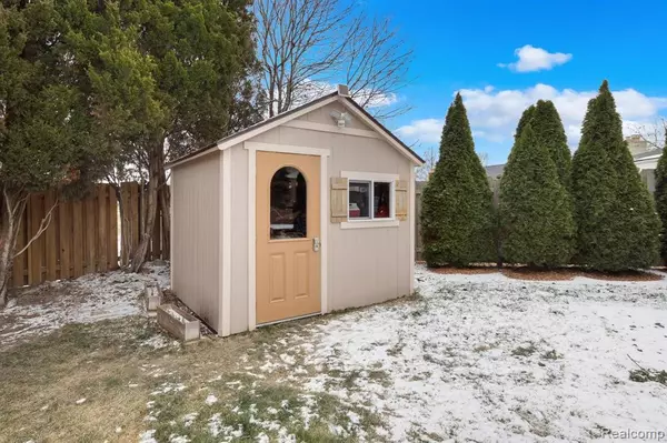Woodhaven, MI 48183,23087 FAIRWAY Drive