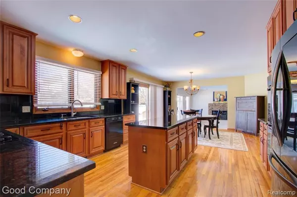 Farmington Hills, MI 48331,29891 WHITE HALL Drive