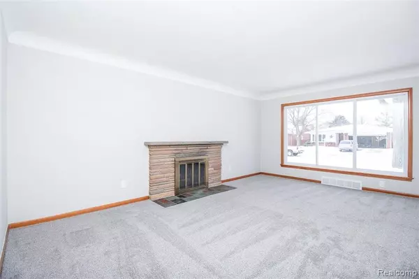 Saint Clair Shores, MI 48082,31012 CHAMPINE Street