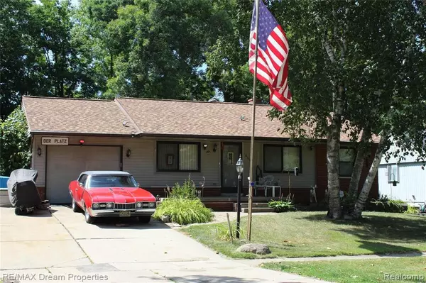 South Lyon, MI 48178,669 LYON Boulevard