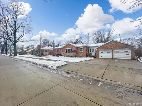 Saint Clair Shores, MI 48080,22025 SUNNYSIDE Street