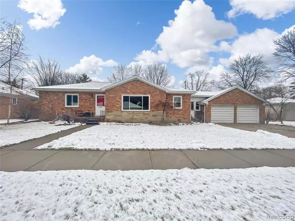 Saint Clair Shores, MI 48080,22025 SUNNYSIDE Street