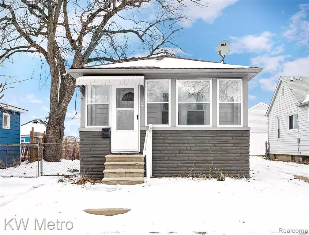 Ferndale, MI 48220,741 E Hazelhurst Street