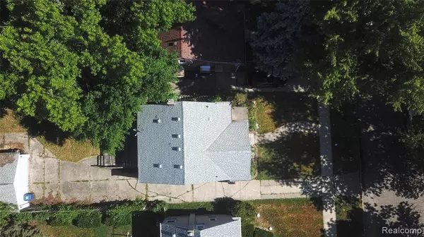Redford, MI 48239,11635 HAZELTON