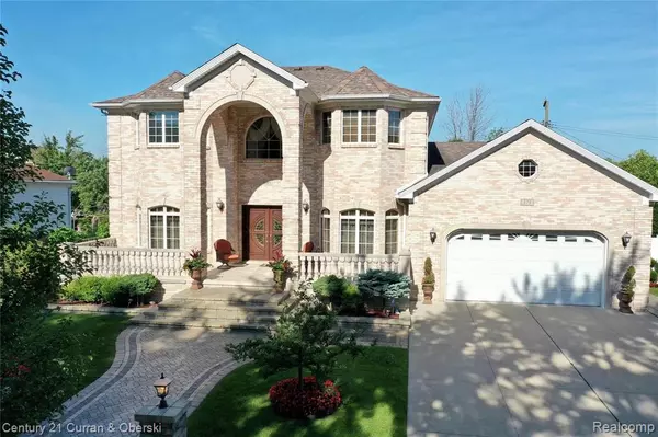 Dearborn Heights, MI 48127,171 PLAINFIELD Street