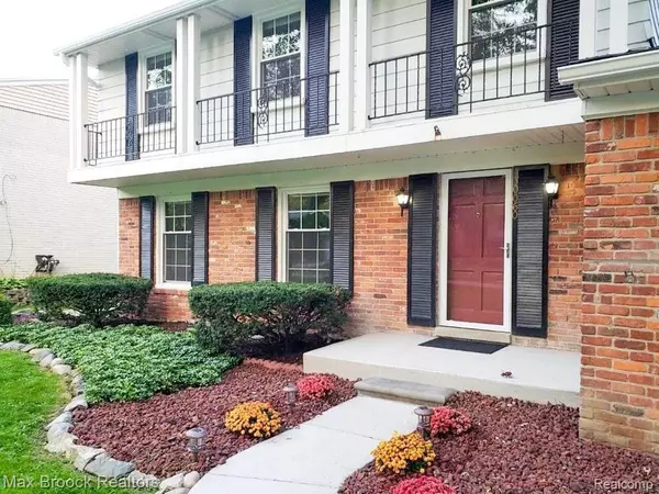 Southfield, MI 48076,30060 SPRING RIVER Drive