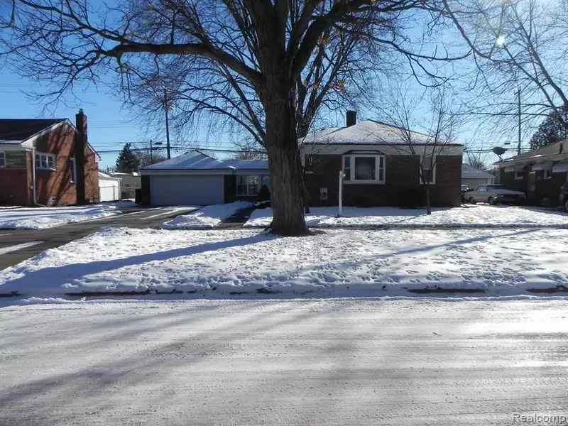 26111 STUDENT, Redford, MI 48239