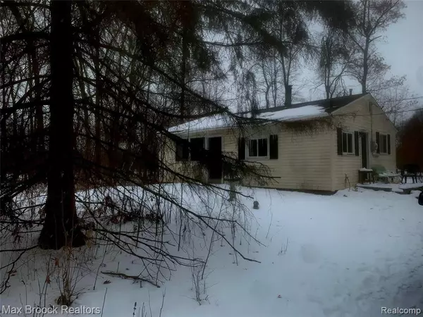 South Lyon, MI 48178,7801 SPENCER Road