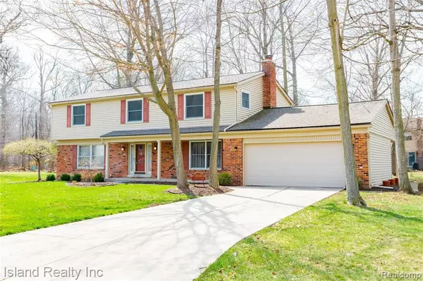 Grosse Ile, MI 48138,26040 HEATHER Lane