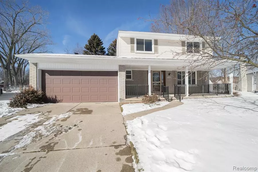 42245 COLUMBIA Court, Sterling Heights, MI 48313