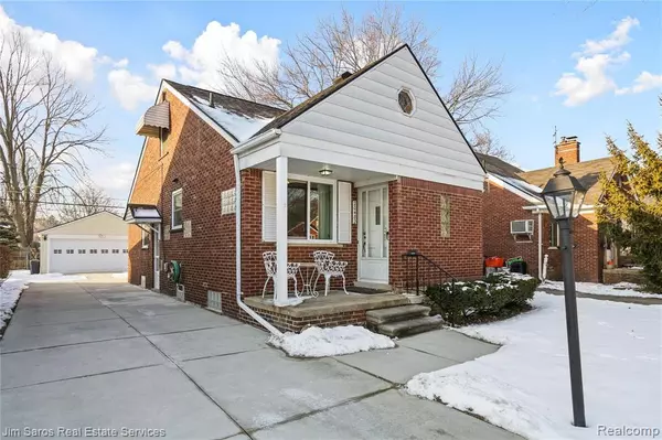 Harper Woods, MI 48225,20482 LOCHMOOR Street