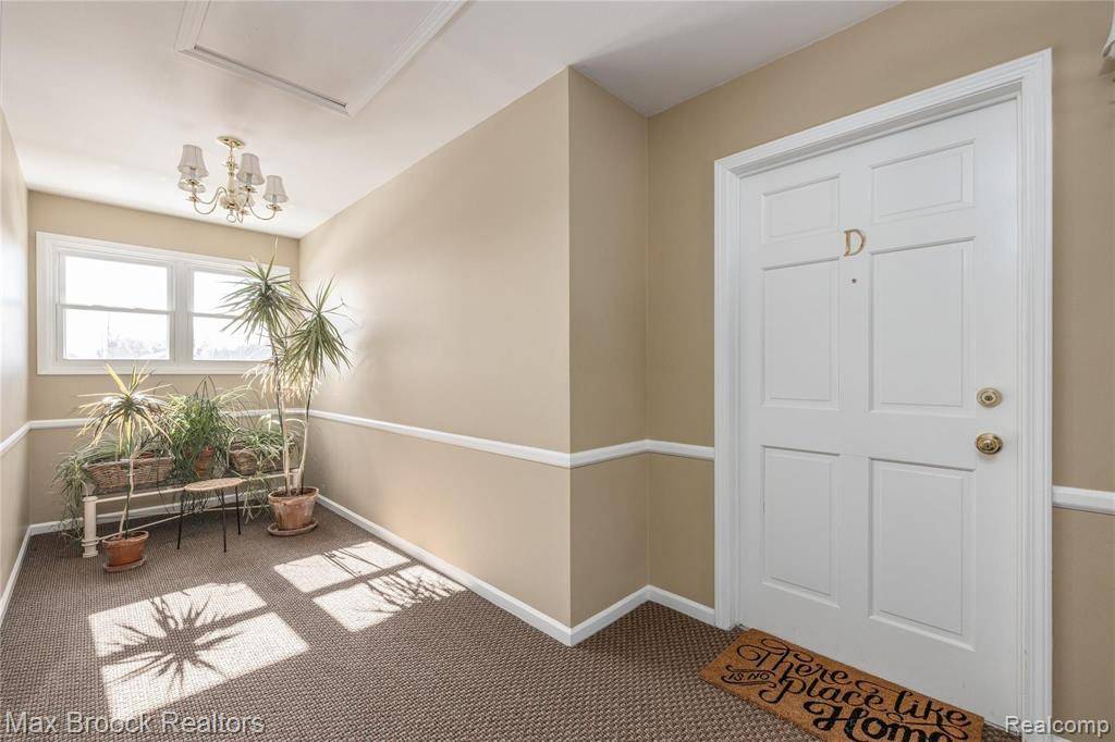 Bloomfield Hills, MI 48301,250 BILLINGSGATE  Court, Apt D