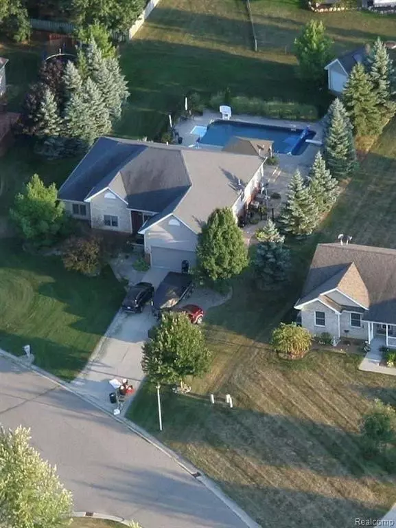 Grand Blanc, MI 48439,2112 BALSAM Lane