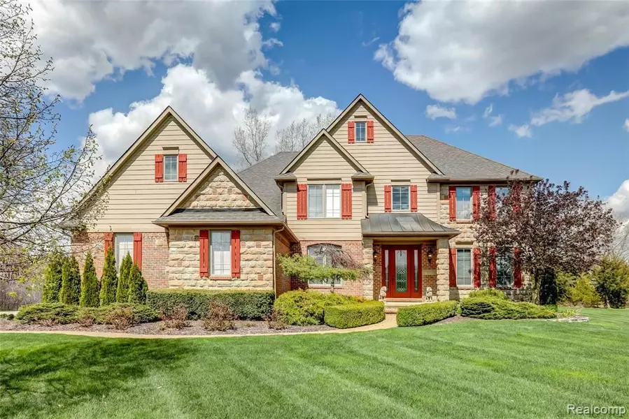 8851 Stoney Creek Drive, South Lyon, MI 48178