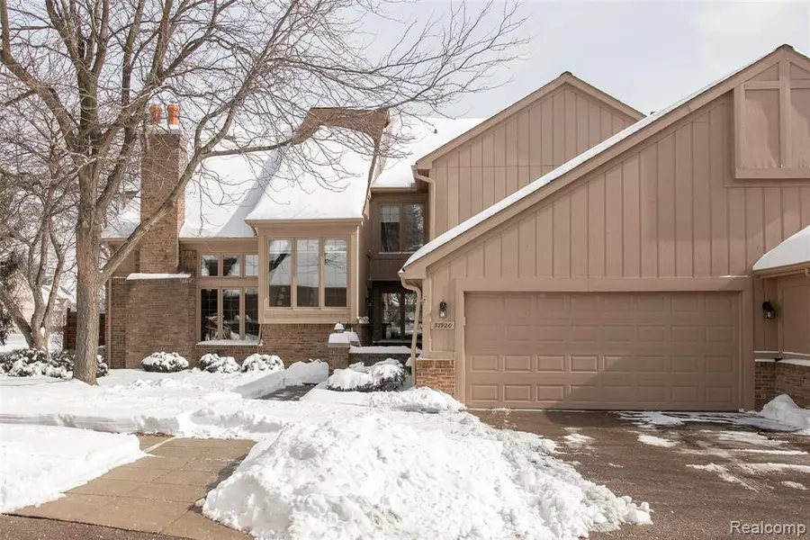 37920 N LAUREL PARK Drive, Livonia, MI 48152
