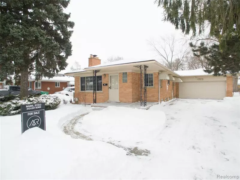 17372 COLLINSON Avenue, Eastpointe, MI 48021