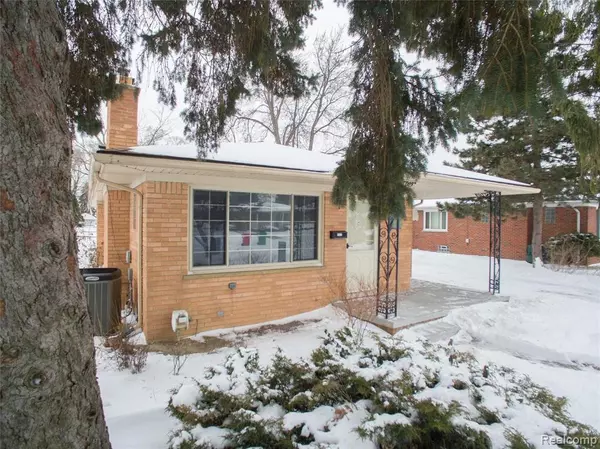 Eastpointe, MI 48021,17372 COLLINSON Avenue