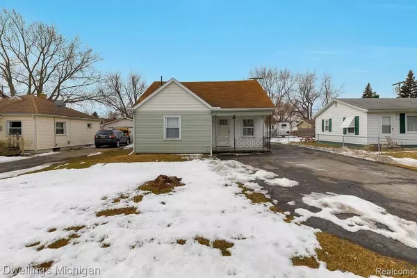 3054 NW Lakeview Street, Monroe, MI 48162