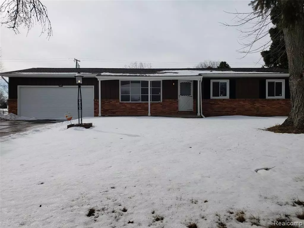 Lapeer, MI 48446,287 Angle Road