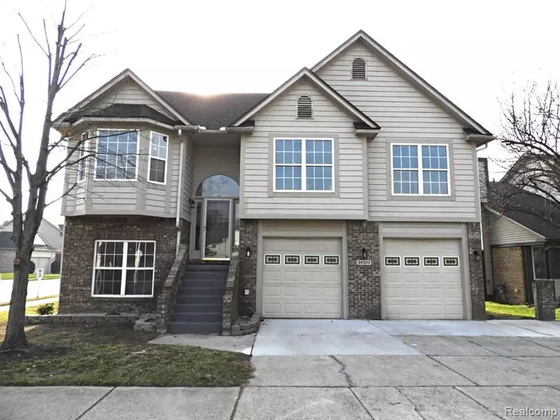 24523 CHRISTINA W Drive, Flat Rock, MI 48134