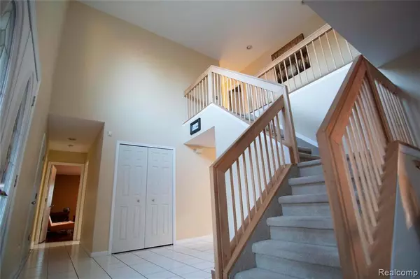 Farmington Hills, MI 48331,39378 KENNEDY Drive