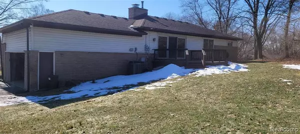 Farmington Hills, MI 48335,33670 BERNADINE Drive