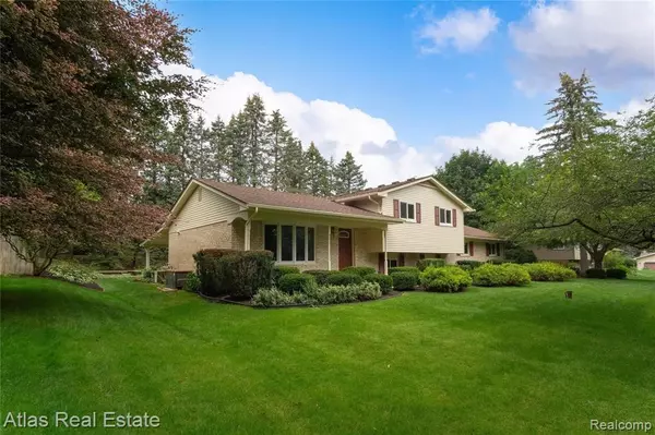 Clarkston, MI 48348,8261 ESTON RD