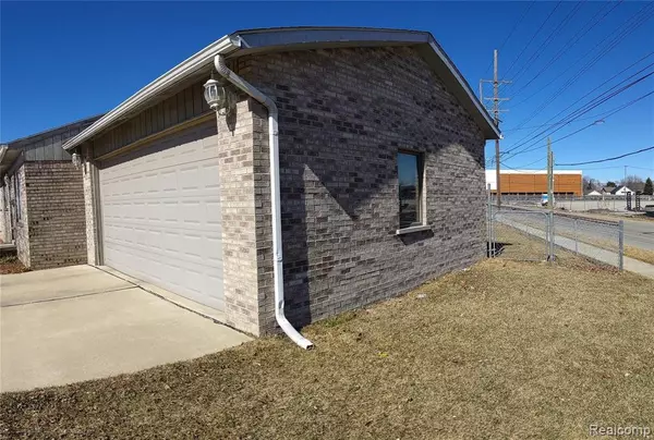 Eastpointe, MI 48021,16253 OWEN Avenue