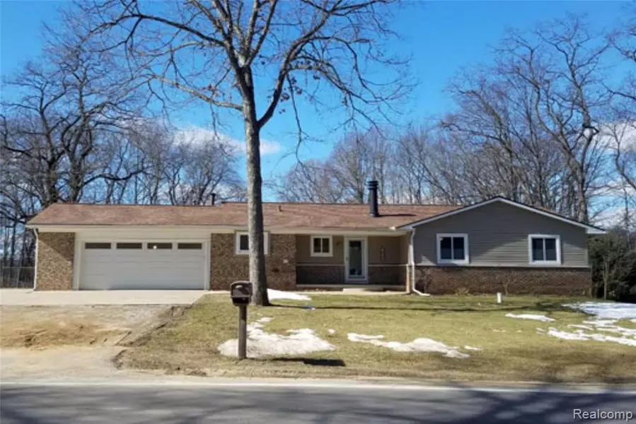 8410 HAMBURG Road, Brighton, MI 48116