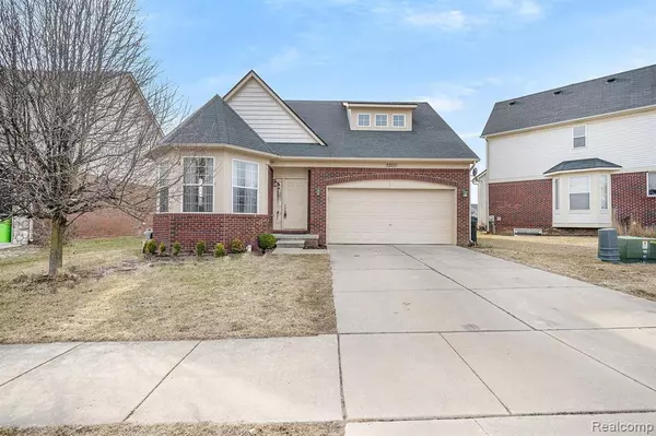 New Hudson, MI 48165,28251 COTTAGE Lane