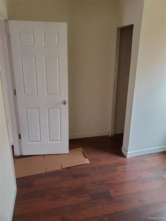 Carleton, MI 48117,401 Center St
