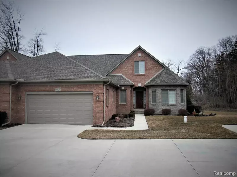 50828 Redwood Lane, New Baltimore, MI 48047