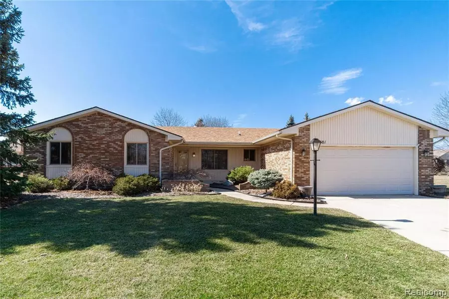 16581 BLUE SKIES Drive, Livonia, MI 48154