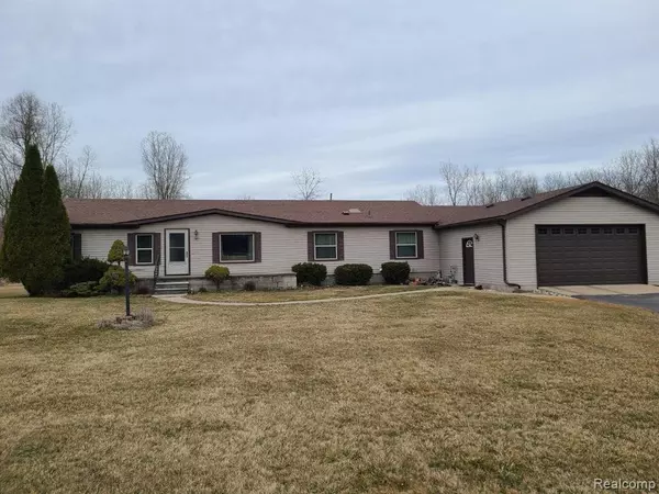 New Boston, MI 48164,5720 OAKVILLE WALTZ Road