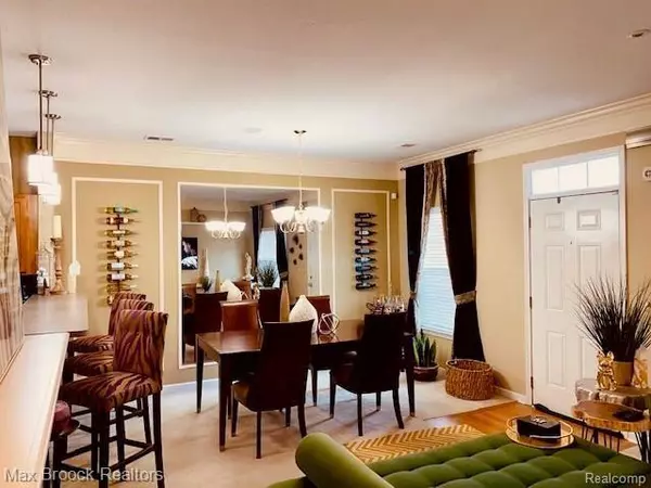 Southfield, MI 48076,17959 WINDFLOWER Drive