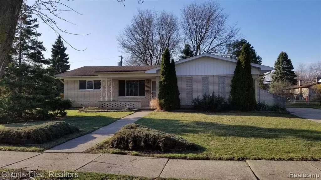 11350 Savage E Drive, Sterling Heights, MI 48312