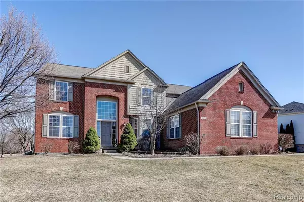 8425 Parkside Drive, Grand Blanc, MI 48439