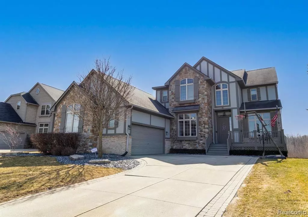 Grand Blanc, MI 48439,10047 COTSWALD Drive
