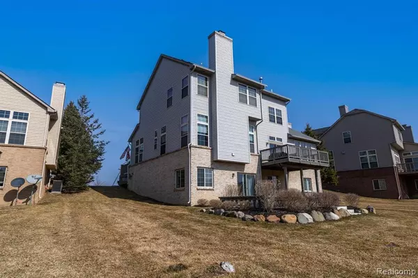 Grand Blanc, MI 48439,10047 COTSWALD Drive