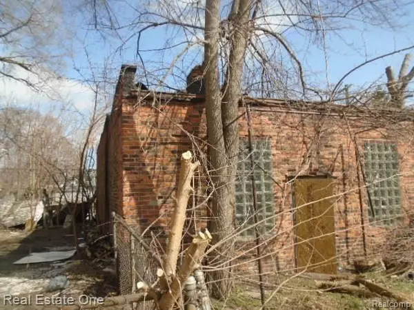 Detroit, MI 48212,13498 HEALY