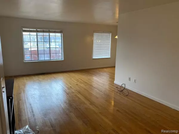 Southfield, MI 48076,30200 SOUTHFIELD RD # A103