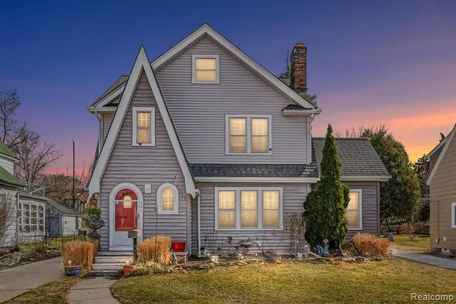 541 W IROQUOIS Road, Pontiac, MI 48341