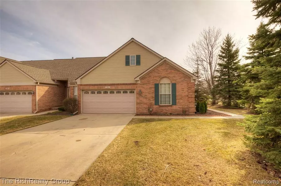 100 CARSON Drive, Westland, MI
