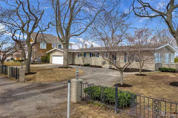 Saint Clair Shores, MI 48080,22715 REVERE Street